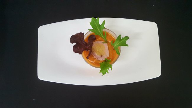 Chato de Lomo de Atún con Porra preparado por El Museo de la Ginebra